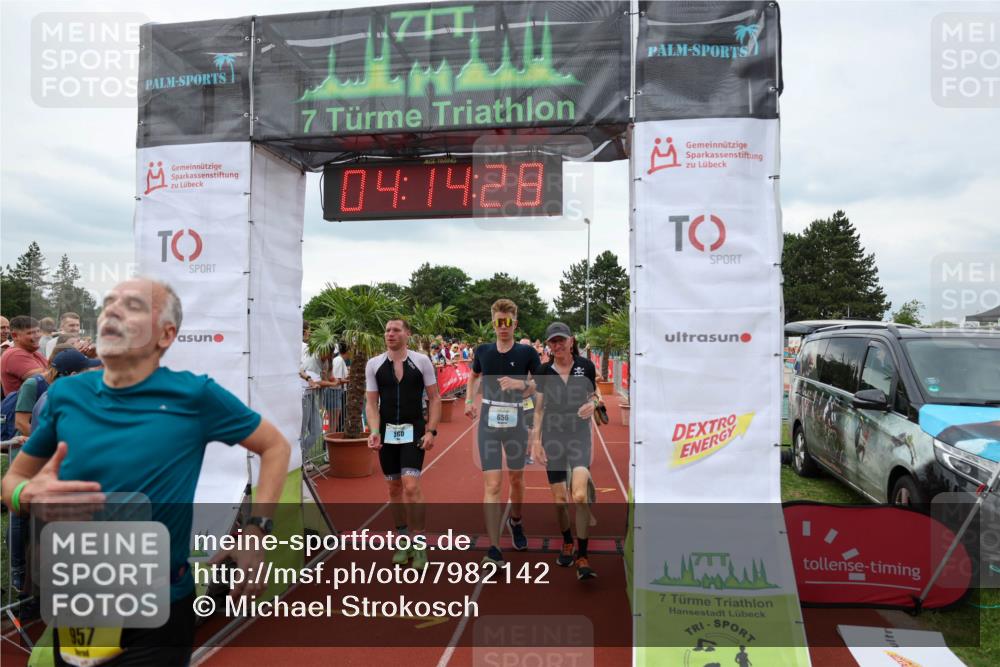 15.06.2025 - 7 Türme Triathlon Michael Strokosch http://msf.ph/oto/7982142 15.06.2025 14:14:27 Ziel 560, 656, 671, 758, 771, 813, 957 meine-sportfotos.de
