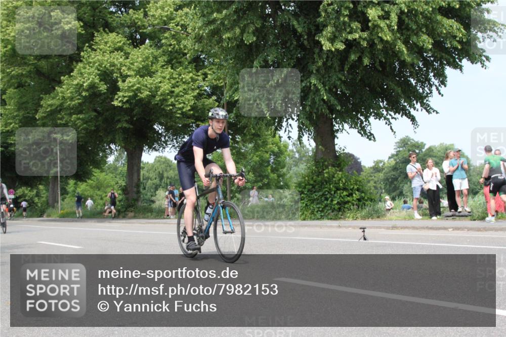 15.06.2025 - 7 Türme Triathlon Yannick Fuchs http://msf.ph/oto/7982153 15.06.2025 13:31:36 Radfahren  meine-sportfotos.de