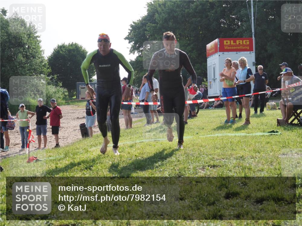 15.06.2025 - 27. Vierlanden-Triathlon KatJ http://msf.ph/oto/7982154 15.06.2025 08:48:09 Schwimmen 16, 34, 167, 193 meine-sportfotos.de