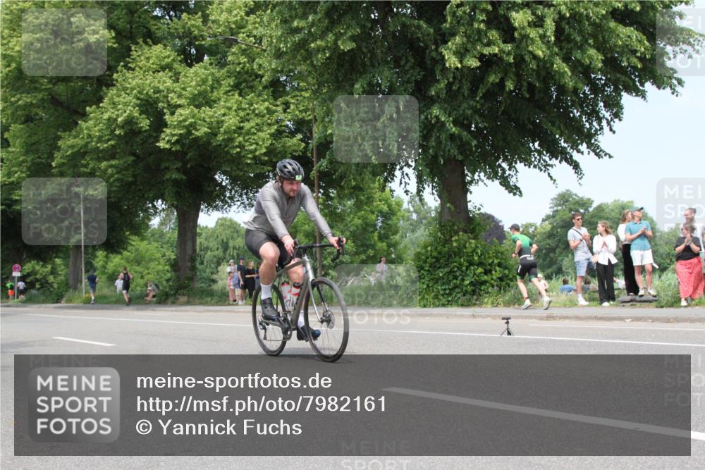 15.06.2025 - 7 Türme Triathlon Yannick Fuchs http://msf.ph/oto/7982161 15.06.2025 13:31:37 Radfahren  meine-sportfotos.de