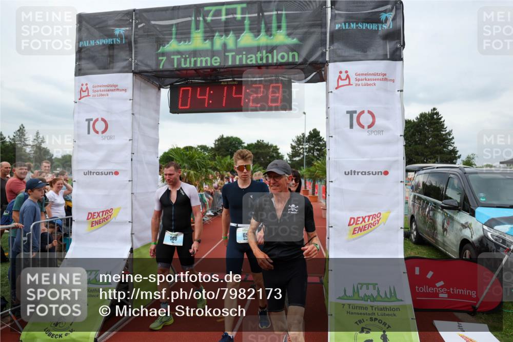 15.06.2025 - 7 Türme Triathlon Michael Strokosch http://msf.ph/oto/7982173 15.06.2025 14:14:28 Ziel 387, 560, 656, 758, 771, 813, 957 meine-sportfotos.de