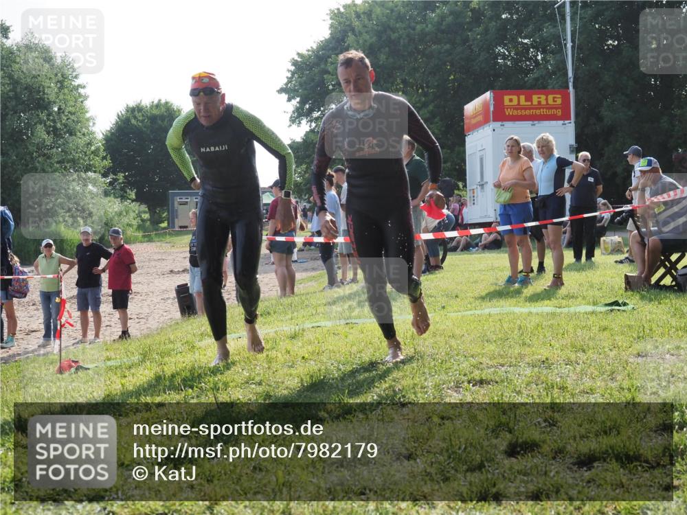 15.06.2025 - 27. Vierlanden-Triathlon KatJ http://msf.ph/oto/7982179 15.06.2025 08:48:09 Schwimmen 16, 34, 167, 193 meine-sportfotos.de