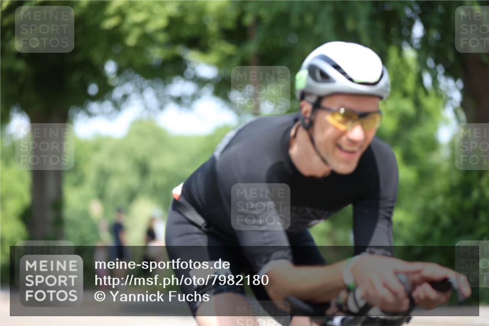 15.06.2025 - 7 Türme Triathlon Yannick Fuchs http://msf.ph/oto/7982180 15.06.2025 12:50:46 Radfahren 293, 396, 451, 678 meine-sportfotos.de