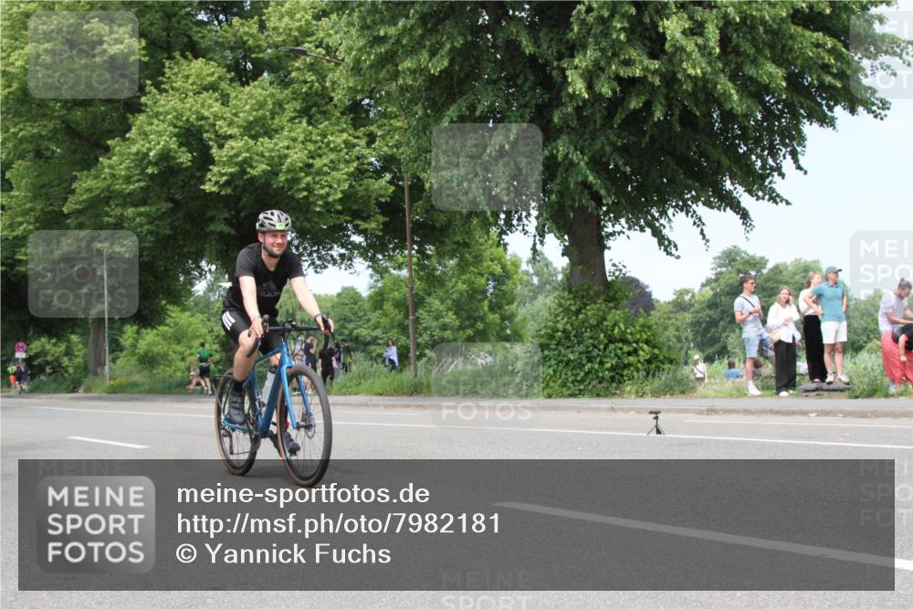 15.06.2025 - 7 Türme Triathlon Yannick Fuchs http://msf.ph/oto/7982181 15.06.2025 13:31:44 Radfahren  meine-sportfotos.de