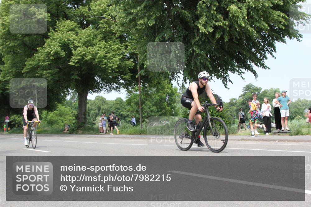 15.06.2025 - 7 Türme Triathlon Yannick Fuchs http://msf.ph/oto/7982215 15.06.2025 13:31:50 Radfahren  meine-sportfotos.de