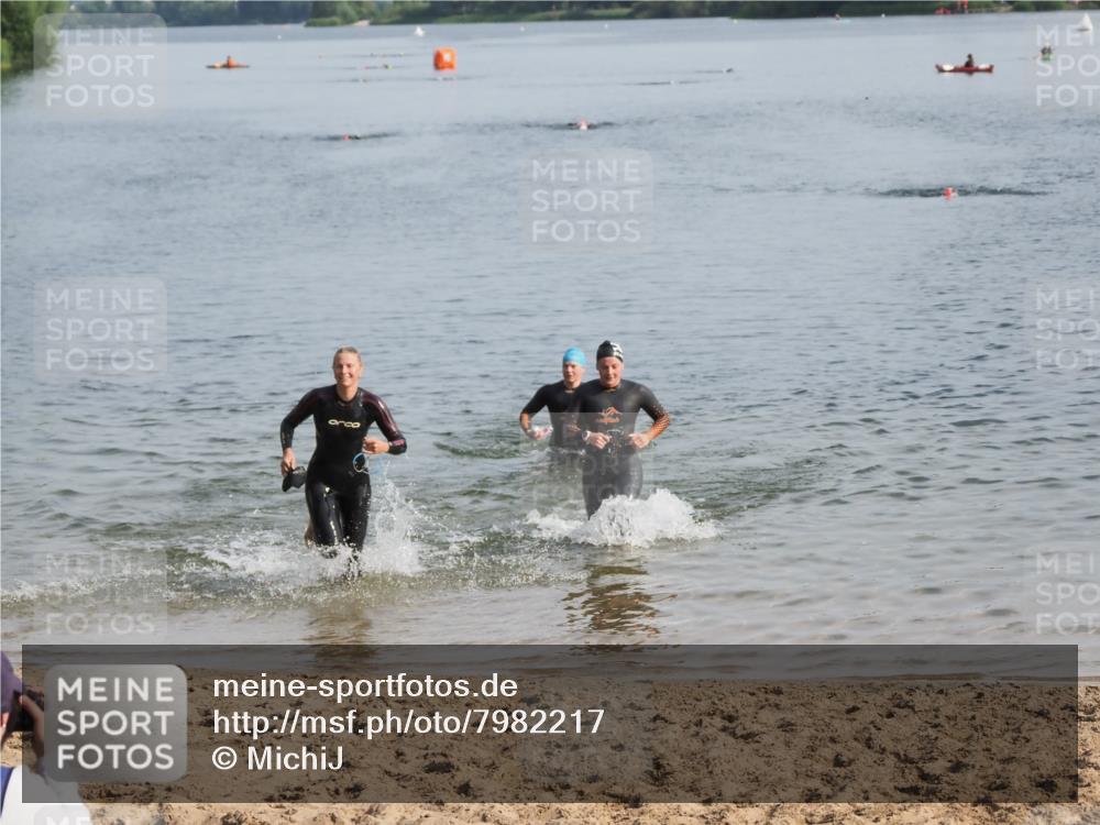 21.06.2025 - 27. Vierlanden-Triathlon MichiJ http://msf.ph/oto/7982217 15.06.2026 09:05:12 Schwimmen 205, 209, 221 meine-sportfotos.de