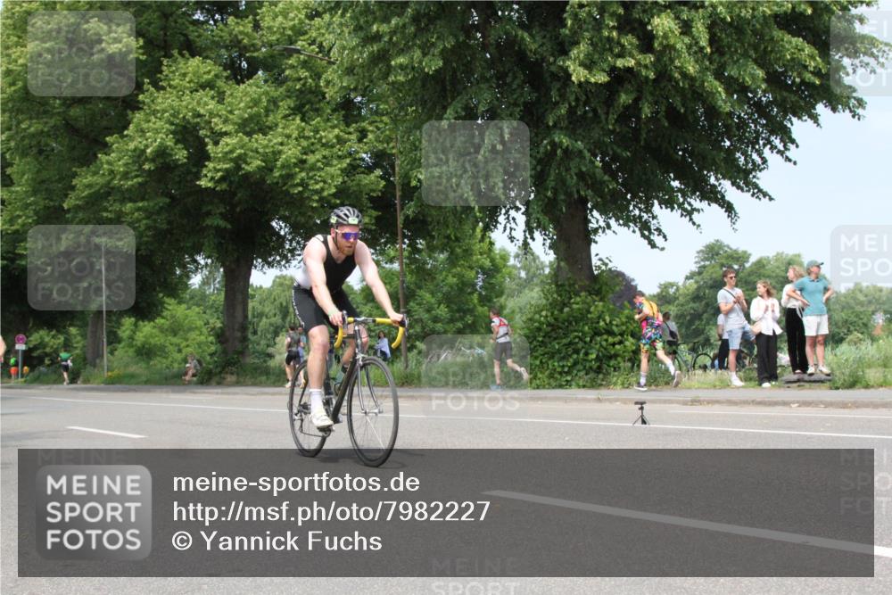 15.06.2025 - 7 Türme Triathlon Yannick Fuchs http://msf.ph/oto/7982227 15.06.2025 13:31:51 Radfahren  meine-sportfotos.de