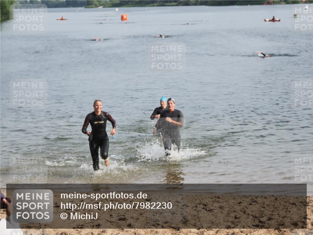 21.06.2025 - 27. Vierlanden-Triathlon MichiJ http://msf.ph/oto/7982230 15.06.2026 09:05:13 Schwimmen 205, 209, 221, 222 meine-sportfotos.de