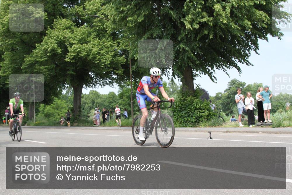 15.06.2025 - 7 Türme Triathlon Yannick Fuchs http://msf.ph/oto/7982253 15.06.2025 13:31:53 Radfahren  meine-sportfotos.de