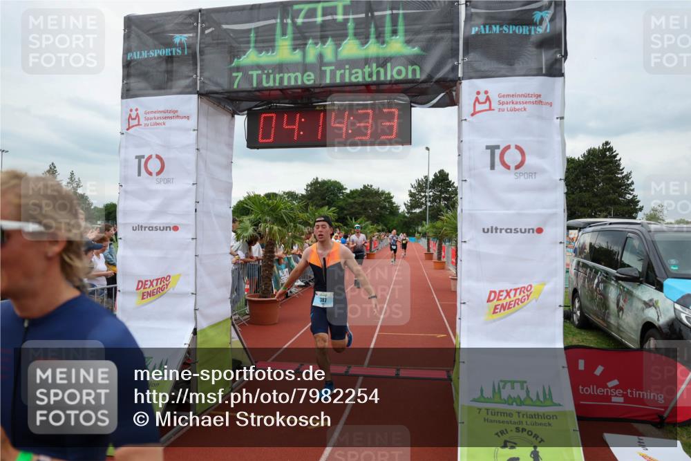 15.06.2025 - 7 Türme Triathlon Michael Strokosch http://msf.ph/oto/7982254 15.06.2025 14:14:32 Ziel 387, 560, 656, 669, 758, 771, 813, 957 meine-sportfotos.de