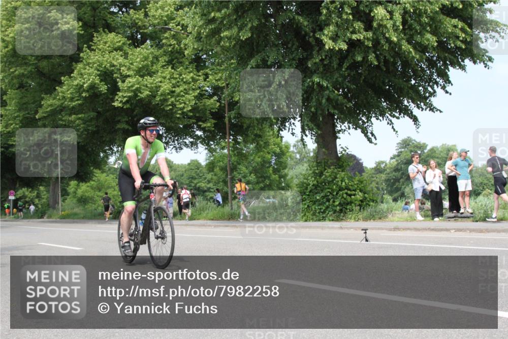 15.06.2025 - 7 Türme Triathlon Yannick Fuchs http://msf.ph/oto/7982258 15.06.2025 13:31:53 Radfahren  meine-sportfotos.de