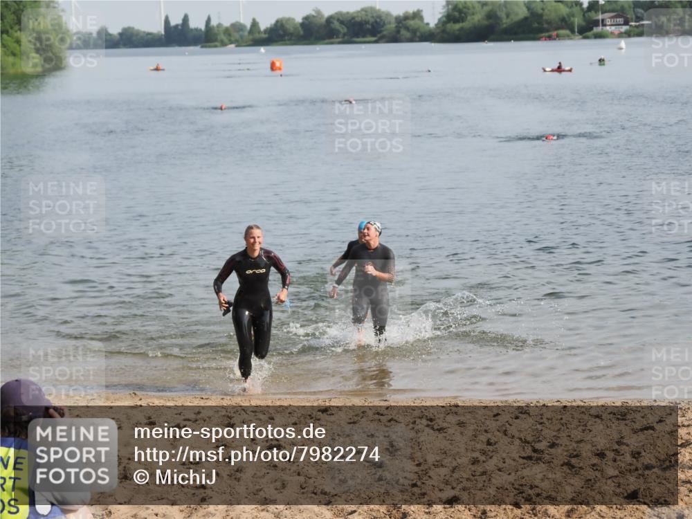 21.06.2025 - 27. Vierlanden-Triathlon MichiJ http://msf.ph/oto/7982274 15.06.2026 09:05:13 Schwimmen 205, 209, 221, 222 meine-sportfotos.de