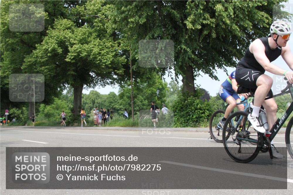 15.06.2025 - 7 Türme Triathlon Yannick Fuchs http://msf.ph/oto/7982275 15.06.2025 13:31:56 Radfahren  meine-sportfotos.de