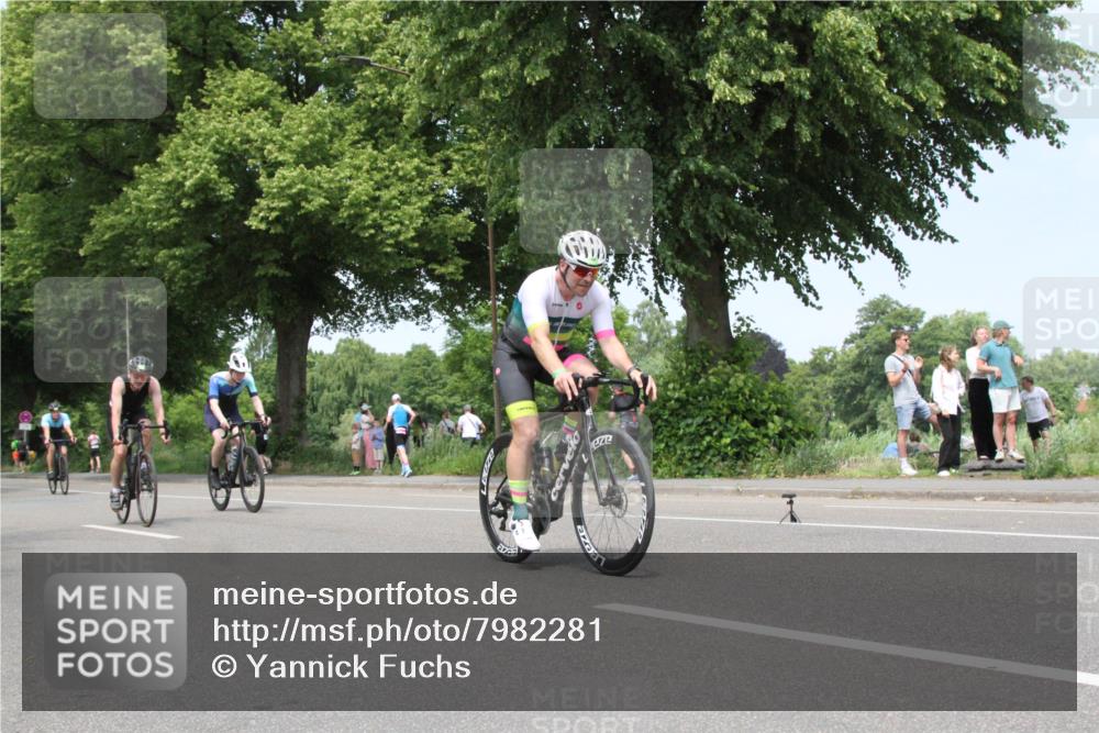 15.06.2025 - 7 Türme Triathlon Yannick Fuchs http://msf.ph/oto/7982281 15.06.2025 13:32:02 Radfahren  meine-sportfotos.de