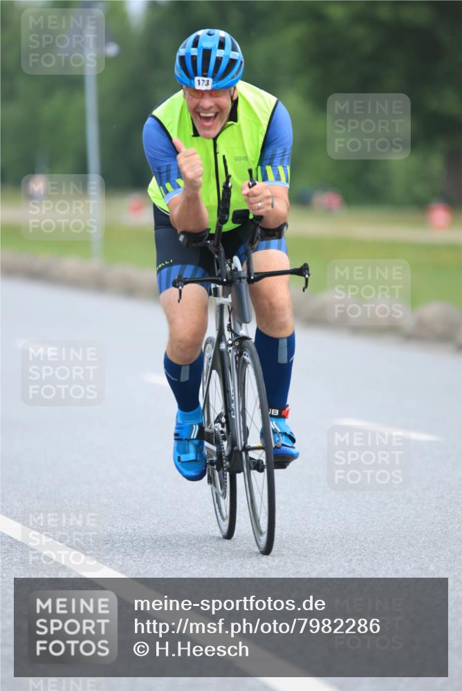 15.06.2025 - 27. Vierlanden-Triathlon H.Heesch http://msf.ph/oto/7982286 15.06.2025 10:52:08 Radfahren 81, 84, 144, 173, 252, 386, 513 meine-sportfotos.de