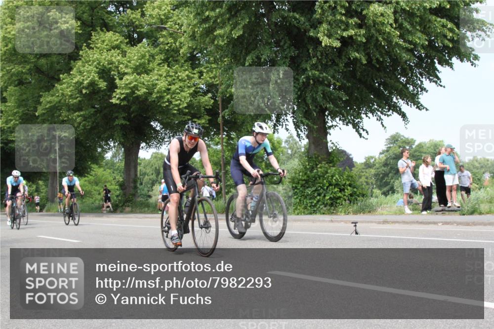 15.06.2025 - 7 Türme Triathlon Yannick Fuchs http://msf.ph/oto/7982293 15.06.2025 13:32:02 Radfahren  meine-sportfotos.de