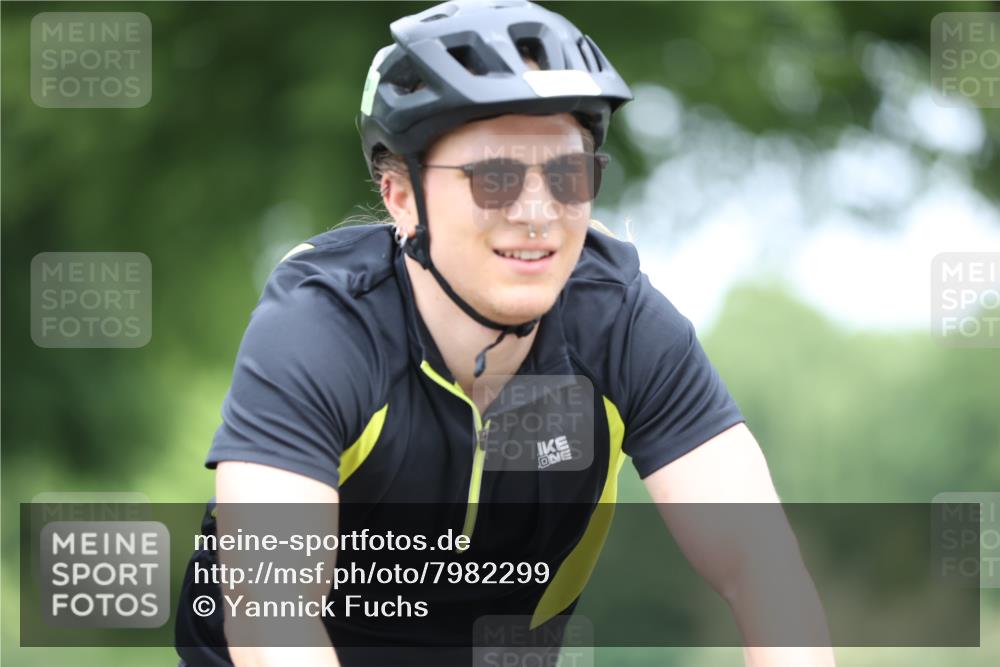 15.06.2025 - 7 Türme Triathlon Yannick Fuchs http://msf.ph/oto/7982299 15.06.2025 11:27:59 Radfahren 228, 234, 294 meine-sportfotos.de