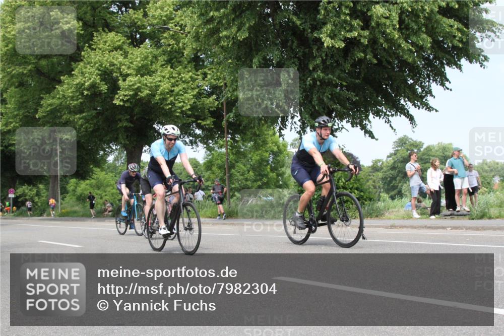 15.06.2025 - 7 Türme Triathlon Yannick Fuchs http://msf.ph/oto/7982304 15.06.2025 13:32:03 Radfahren  meine-sportfotos.de