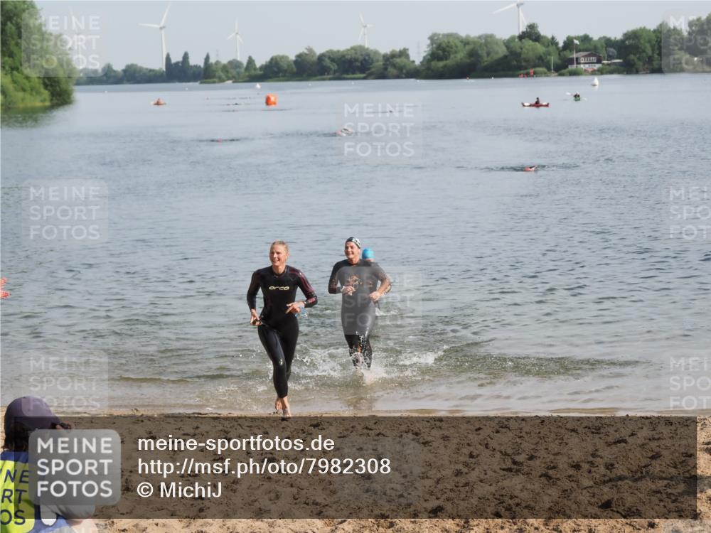 21.06.2025 - 27. Vierlanden-Triathlon MichiJ http://msf.ph/oto/7982308 15.06.2026 09:05:14 Schwimmen 209, 221, 222 meine-sportfotos.de
