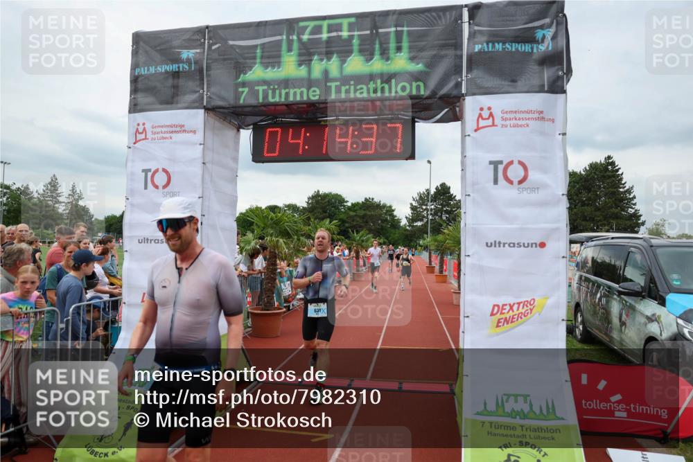 15.06.2025 - 7 Türme Triathlon Michael Strokosch http://msf.ph/oto/7982310 15.06.2025 14:14:37 Ziel 372, 387, 631, 669, 771, 934, 1010 meine-sportfotos.de