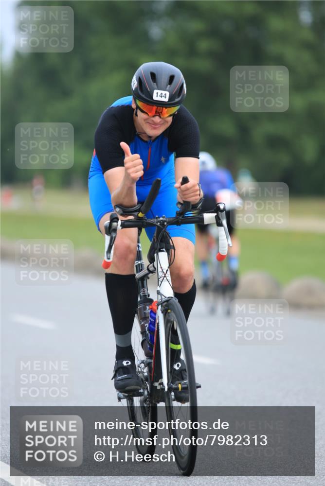 15.06.2025 - 27. Vierlanden-Triathlon H.Heesch http://msf.ph/oto/7982313 15.06.2025 10:52:10 Radfahren 84, 144, 173, 252, 386, 513 meine-sportfotos.de