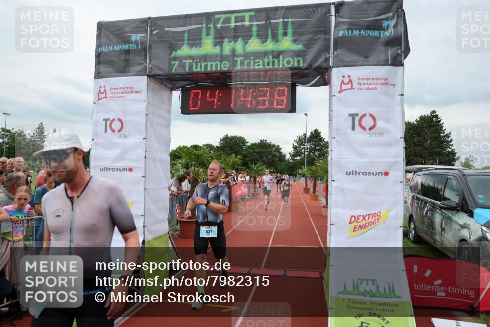 15.06.2025 - 7 Türme Triathlon Michael Strokosch http://msf.ph/oto/7982315 15.06.2025 14:14:38 Ziel 372, 387, 631, 669, 934, 1010 meine-sportfotos.de