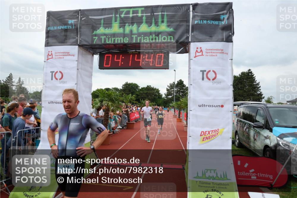 15.06.2025 - 7 Türme Triathlon Michael Strokosch http://msf.ph/oto/7982318 15.06.2025 14:14:39 Ziel 372, 387, 631, 669, 934, 1010 meine-sportfotos.de