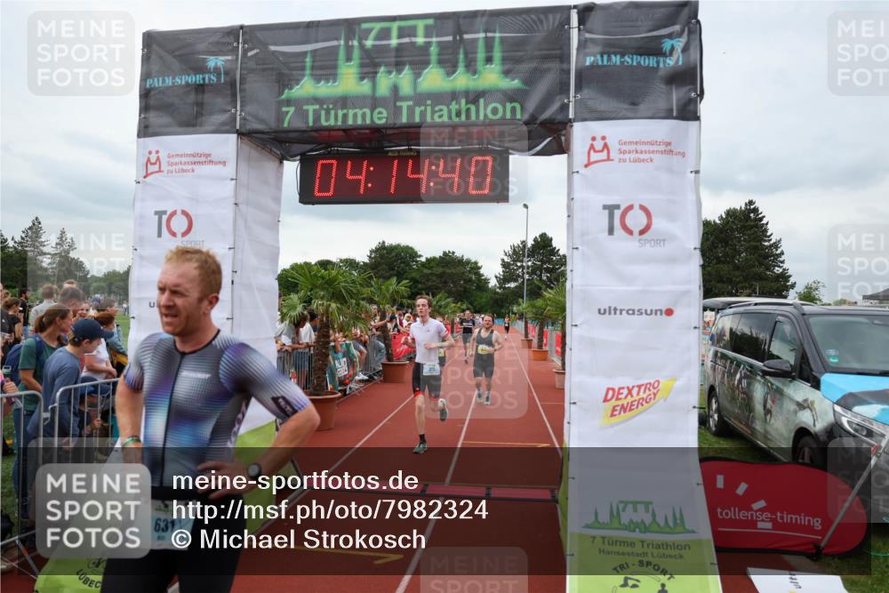 15.06.2025 - 7 Türme Triathlon Michael Strokosch http://msf.ph/oto/7982324 15.06.2025 14:14:40 Ziel 372, 387, 411, 631, 669, 934, 1010 meine-sportfotos.de