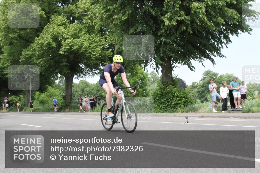 15.06.2025 - 7 Türme Triathlon Yannick Fuchs http://msf.ph/oto/7982326 15.06.2025 13:32:05 Radfahren  meine-sportfotos.de