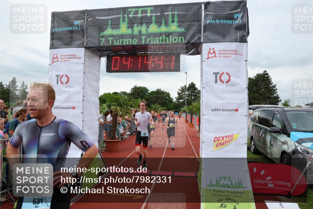 15.06.2025 - 7 Türme Triathlon Michael Strokosch http://msf.ph/oto/7982331 15.06.2025 14:14:40 Ziel 372, 387, 411, 631, 669, 934, 1010 meine-sportfotos.de
