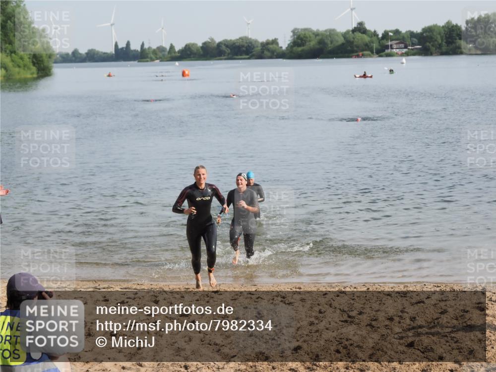 21.06.2025 - 27. Vierlanden-Triathlon MichiJ http://msf.ph/oto/7982334 15.06.2026 09:05:14 Schwimmen 209, 221, 222 meine-sportfotos.de