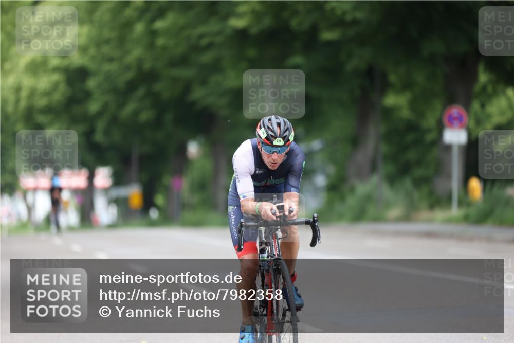 15.06.2025 - 7 Türme Triathlon Yannick Fuchs http://msf.ph/oto/7982358 15.06.2025 11:29:23 Radfahren  meine-sportfotos.de