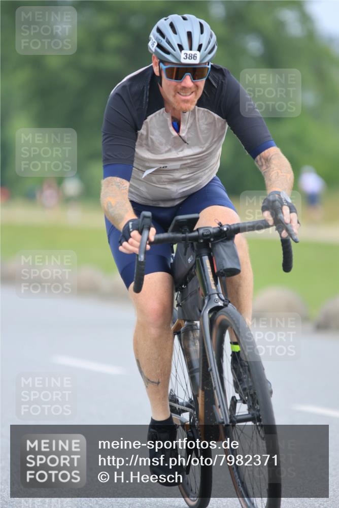 15.06.2025 - 27. Vierlanden-Triathlon H.Heesch http://msf.ph/oto/7982371 15.06.2025 10:52:16 Radfahren 269, 386, 468, 513 meine-sportfotos.de