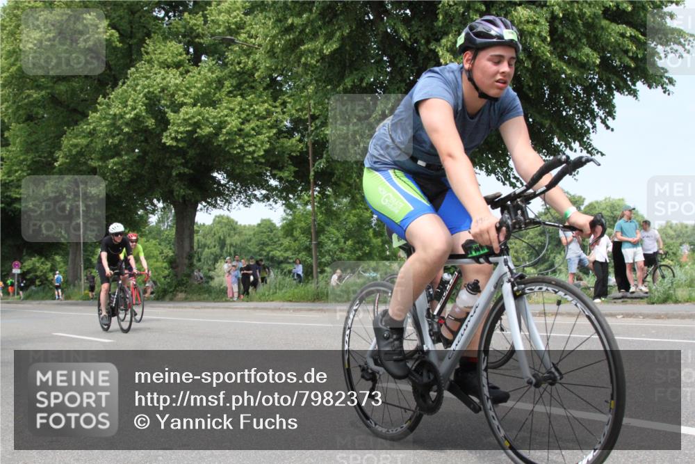 15.06.2025 - 7 Türme Triathlon Yannick Fuchs http://msf.ph/oto/7982373 15.06.2025 13:32:11 Radfahren  meine-sportfotos.de