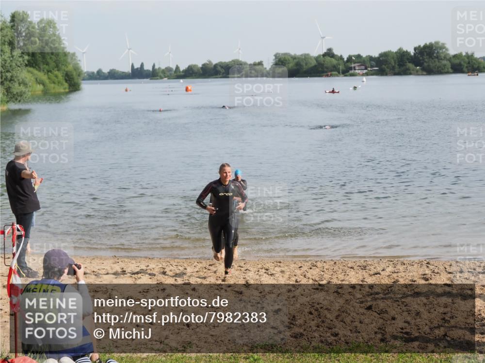 21.06.2025 - 27. Vierlanden-Triathlon MichiJ http://msf.ph/oto/7982383 15.06.2026 09:05:15 Schwimmen 209, 221, 222 meine-sportfotos.de