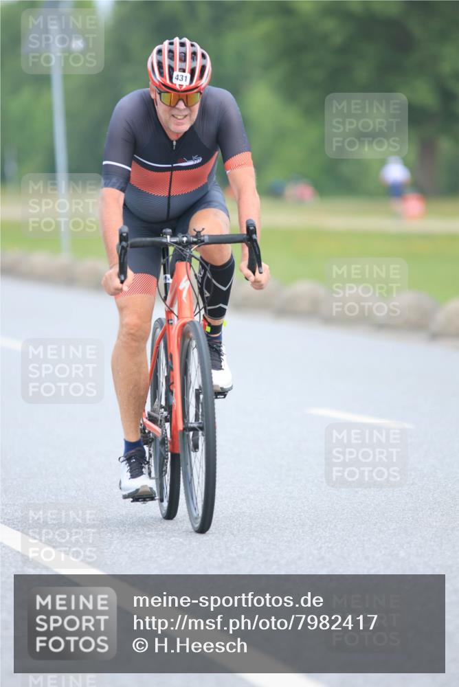 15.06.2025 - 27. Vierlanden-Triathlon H.Heesch http://msf.ph/oto/7982417 15.06.2025 10:52:26 Radfahren 269, 431, 468 meine-sportfotos.de