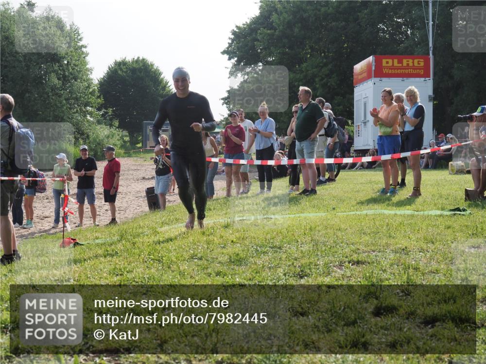 15.06.2025 - 27. Vierlanden-Triathlon KatJ http://msf.ph/oto/7982445 15.06.2025 08:48:50 Schwimmen 19, 144 meine-sportfotos.de