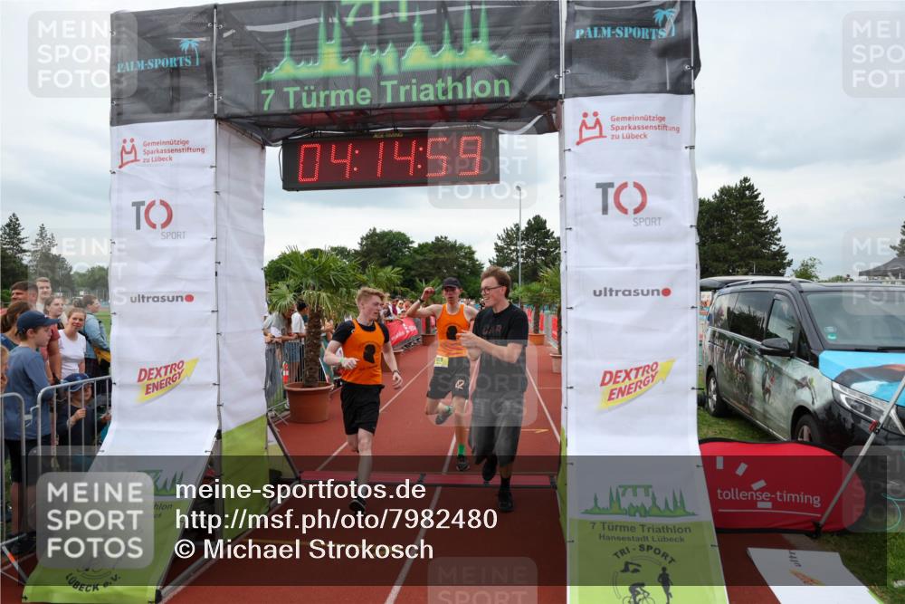 15.06.2025 - 7 Türme Triathlon Michael Strokosch http://msf.ph/oto/7982480 15.06.2025 14:14:59 Ziel 1027, 1114, 1129 meine-sportfotos.de