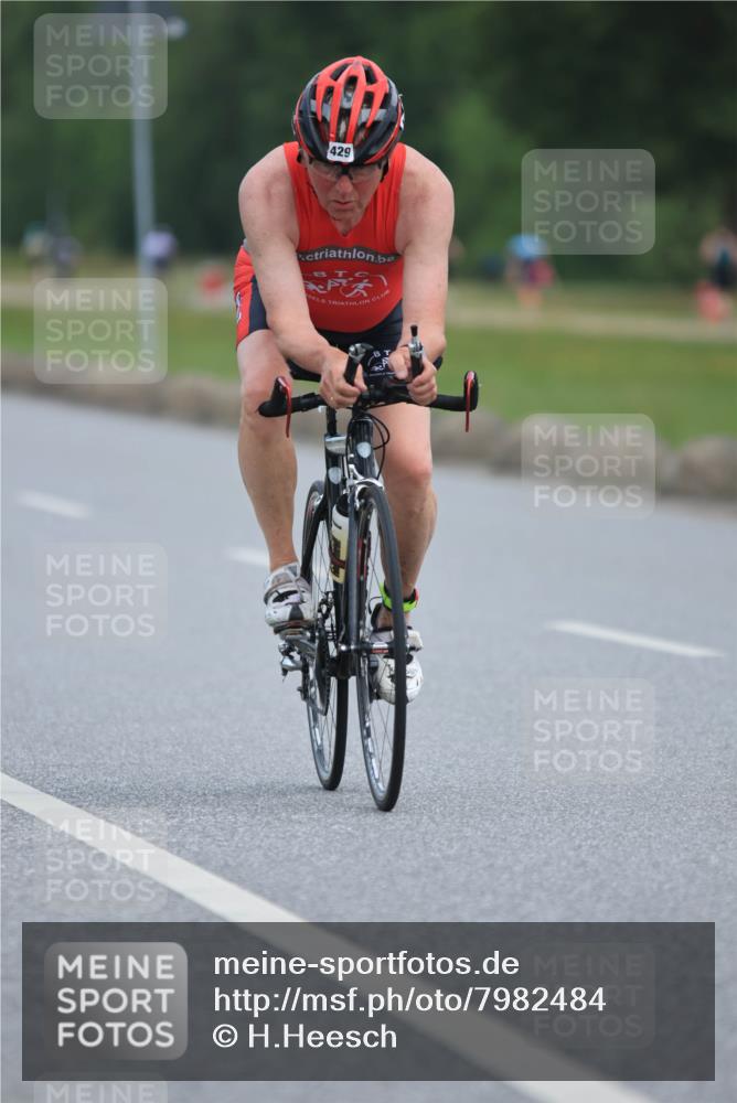 15.06.2025 - 27. Vierlanden-Triathlon H.Heesch http://msf.ph/oto/7982484 15.06.2025 10:52:47 Radfahren 58, 429, 625 meine-sportfotos.de