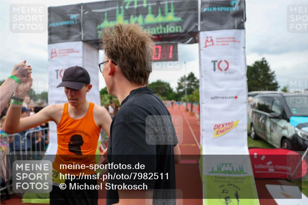 15.06.2025 - 7 Türme Triathlon Michael Strokosch http://msf.ph/oto/7982511 15.06.2025 14:15:01 Ziel 1027, 1114, 1129 meine-sportfotos.de