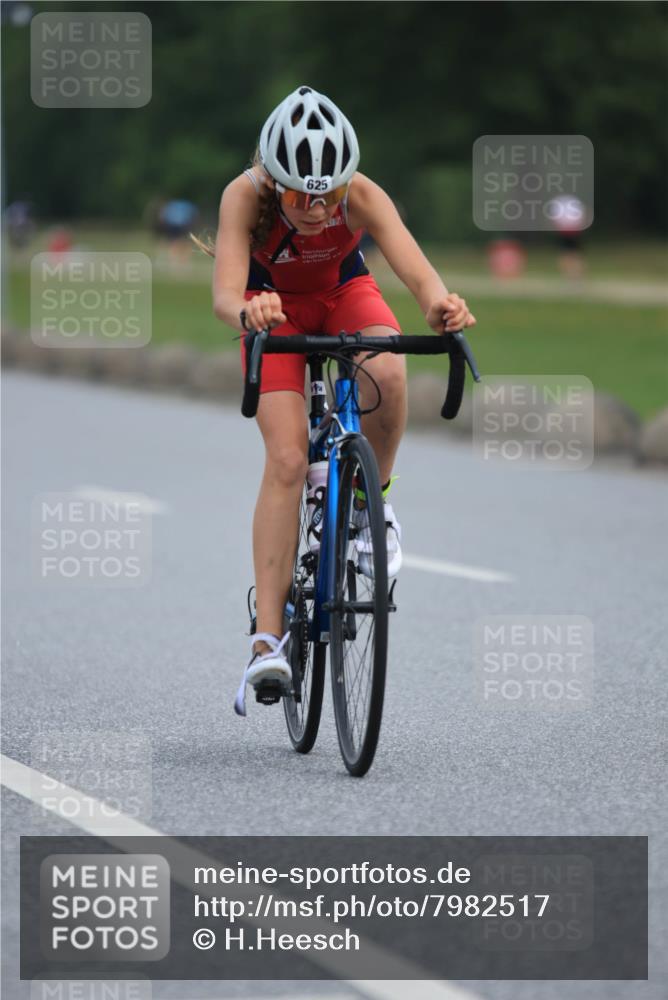 15.06.2025 - 27. Vierlanden-Triathlon H.Heesch http://msf.ph/oto/7982517 15.06.2025 10:52:53 Radfahren 58, 625 meine-sportfotos.de