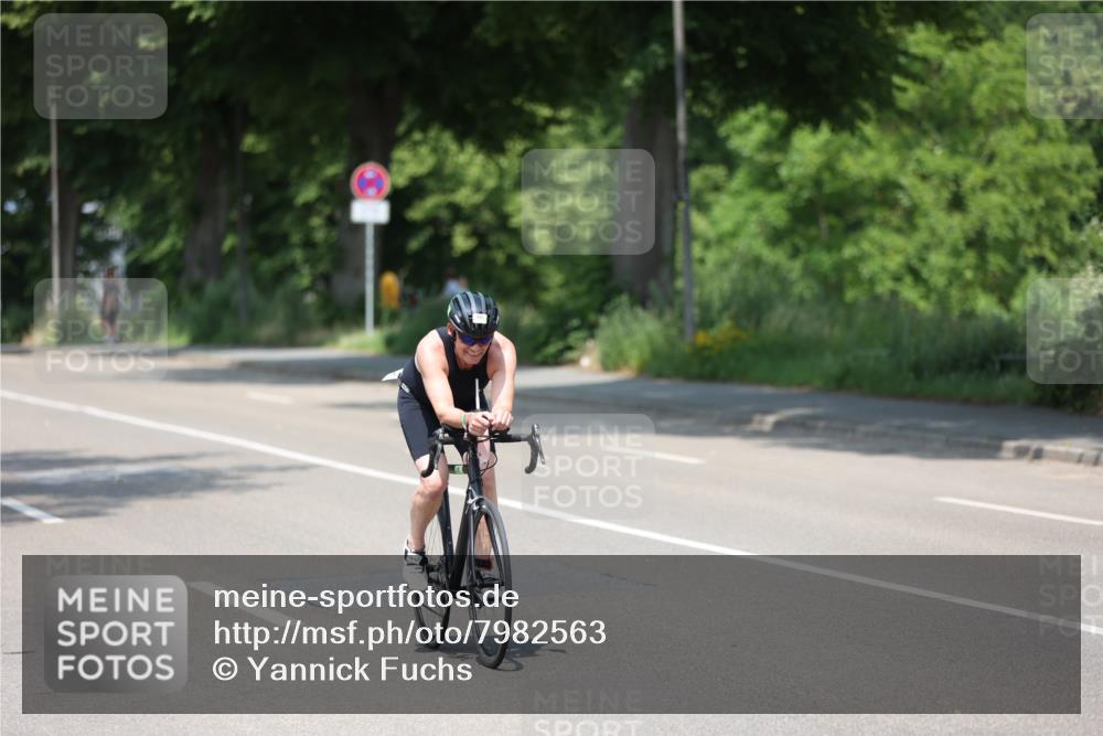 15.06.2025 - 7 Türme Triathlon Yannick Fuchs http://msf.ph/oto/7982563 15.06.2025 12:52:10 Radfahren 500, 537, 622 meine-sportfotos.de