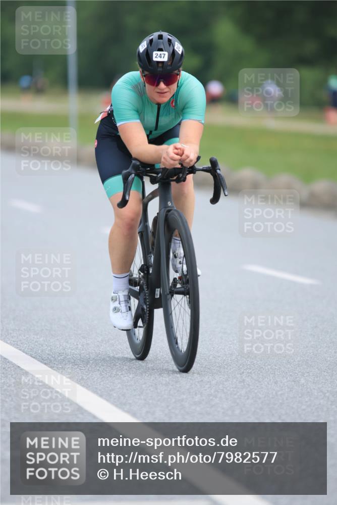 15.06.2025 - 27. Vierlanden-Triathlon H.Heesch http://msf.ph/oto/7982577 15.06.2025 10:53:07 Radfahren 247, 391, 399, 587, 609 meine-sportfotos.de