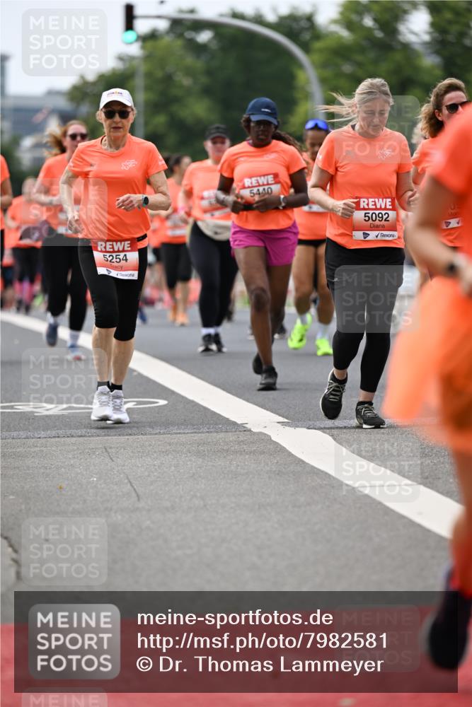 15.06.2025 - REWE Women's Run Dr. Thomas Lammeyer http://msf.ph/oto/7982581 15.06.2025 10:46:18 Laufen 5254, 5440, 5092 meine-sportfotos.de