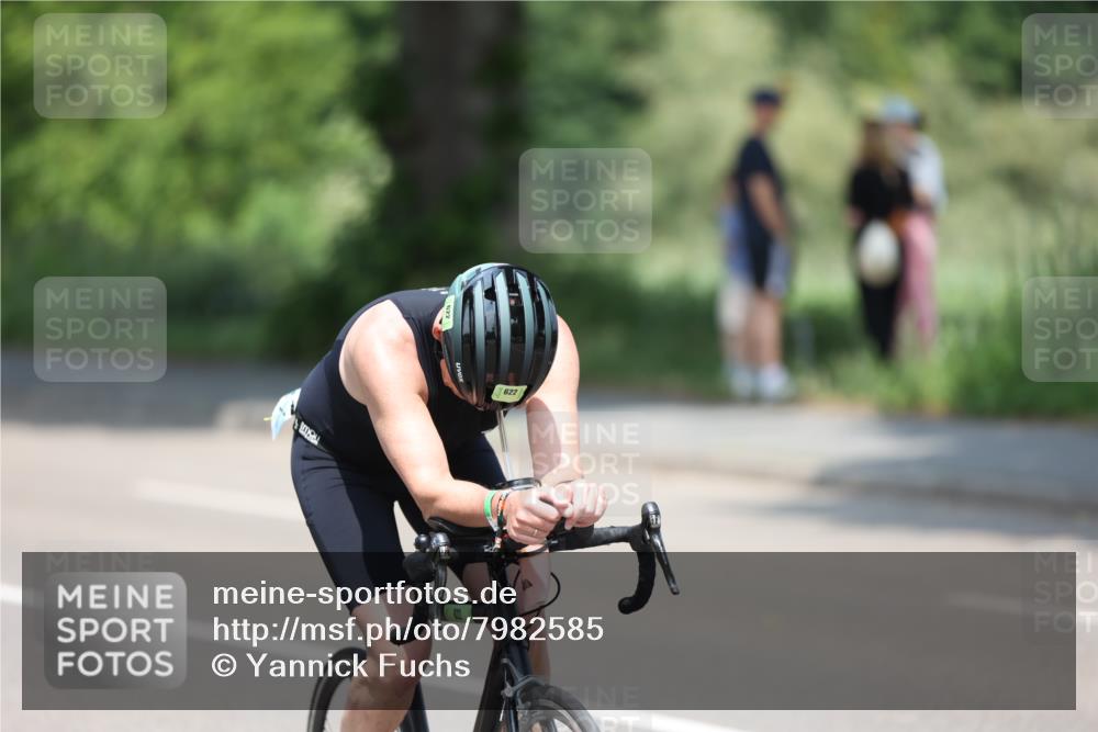 15.06.2025 - 7 Türme Triathlon Yannick Fuchs http://msf.ph/oto/7982585 15.06.2025 12:52:11 Radfahren 500, 537, 622 meine-sportfotos.de