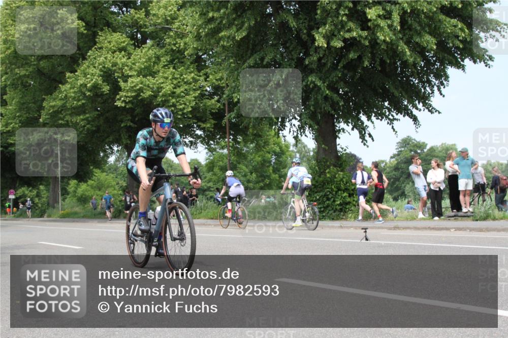 15.06.2025 - 7 Türme Triathlon Yannick Fuchs http://msf.ph/oto/7982593 15.06.2025 13:33:09 Radfahren  meine-sportfotos.de