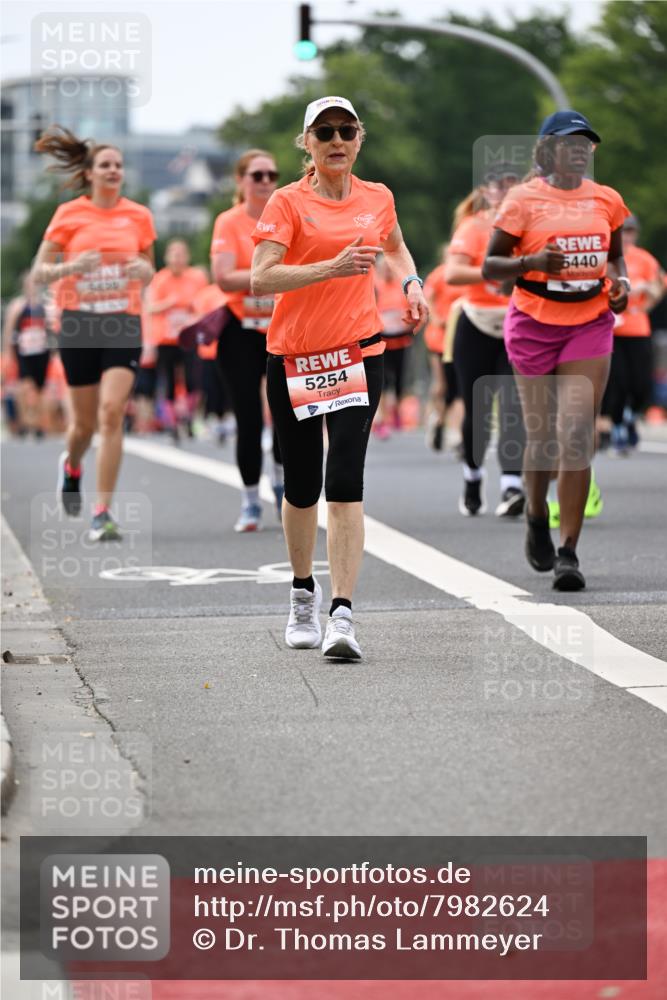 15.06.2025 - REWE Women's Run Dr. Thomas Lammeyer http://msf.ph/oto/7982624 15.06.2025 10:46:19 Laufen 5254, 5440 meine-sportfotos.de