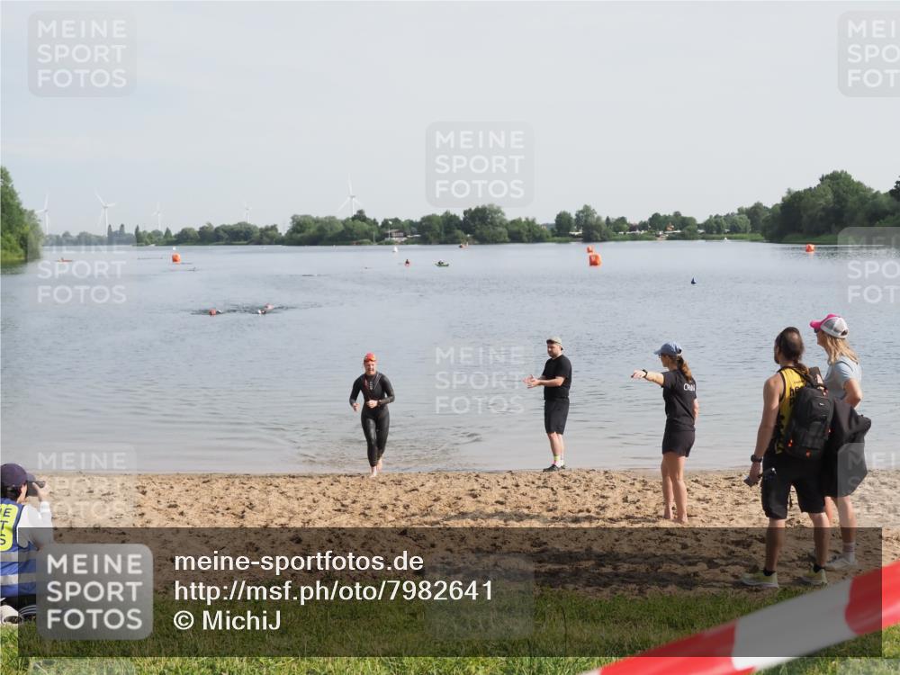 21.06.2025 - 27. Vierlanden-Triathlon MichiJ http://msf.ph/oto/7982641 15.06.2026 09:06:07 Schwimmen 216 meine-sportfotos.de