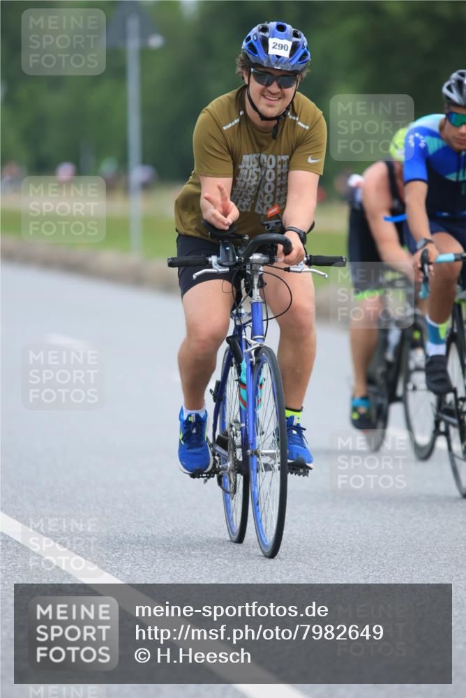 15.06.2025 - 27. Vierlanden-Triathlon H.Heesch http://msf.ph/oto/7982649 15.06.2025 10:53:37 Radfahren 70, 113, 181, 201, 290 meine-sportfotos.de