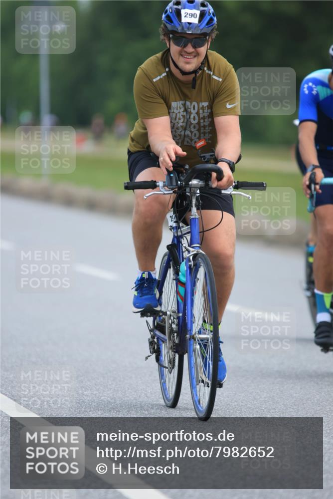 15.06.2025 - 27. Vierlanden-Triathlon H.Heesch http://msf.ph/oto/7982652 15.06.2025 10:53:37 Radfahren 70, 113, 181, 201, 290 meine-sportfotos.de
